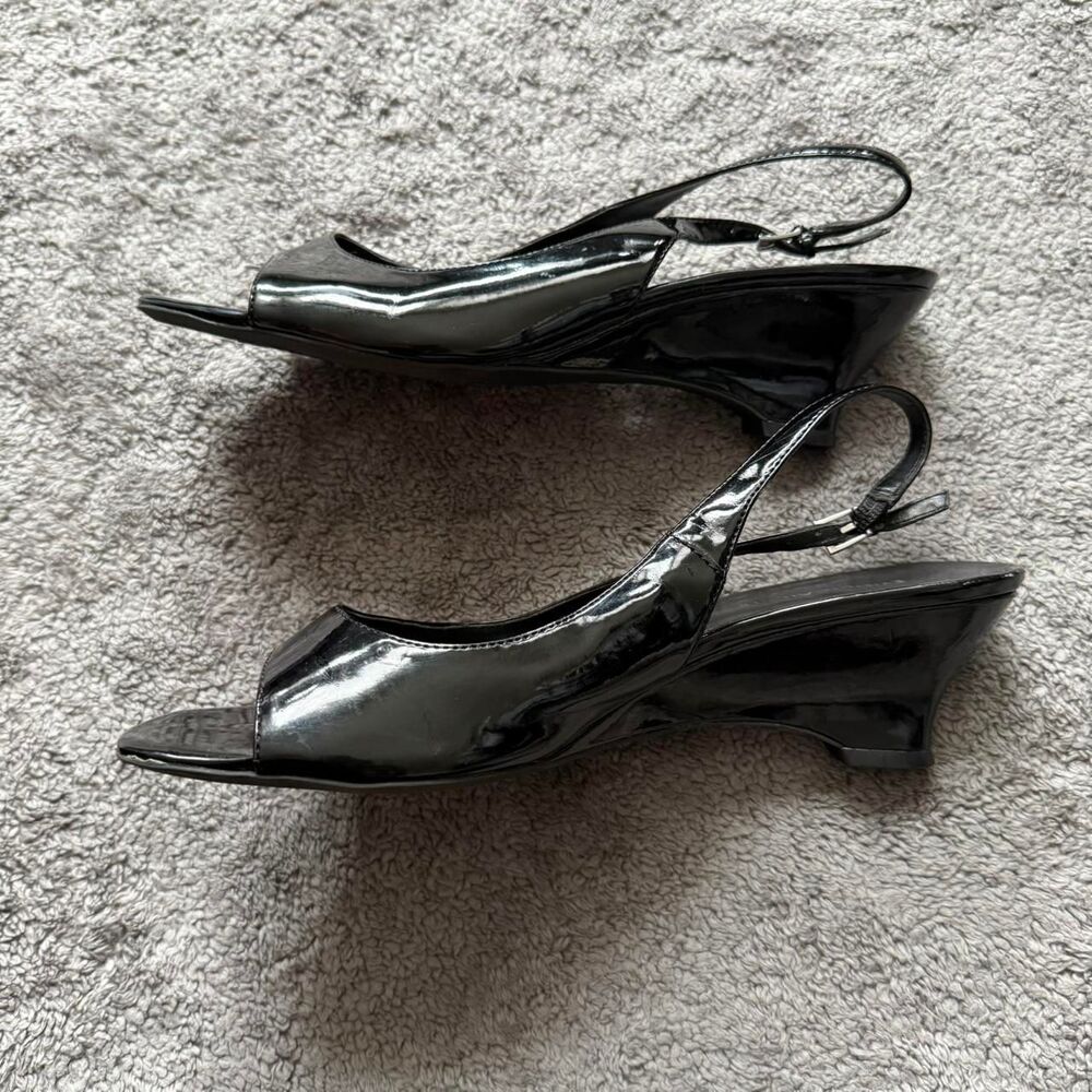 Etienne Aigner Black slingback heels - Picture 3 of 8